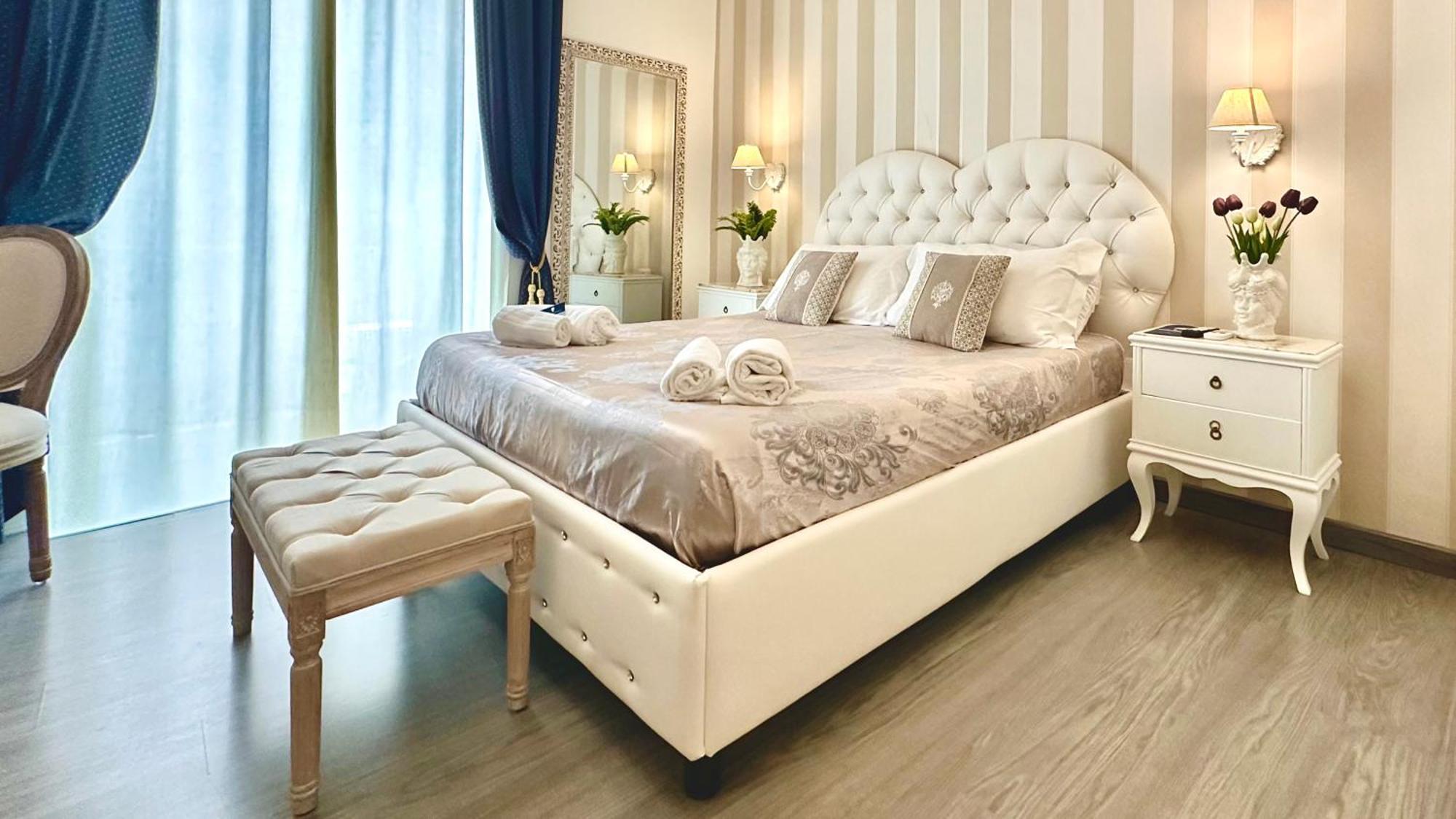 מלון נאפולי Palazzo Chiatamone מראה חיצוני תמונה