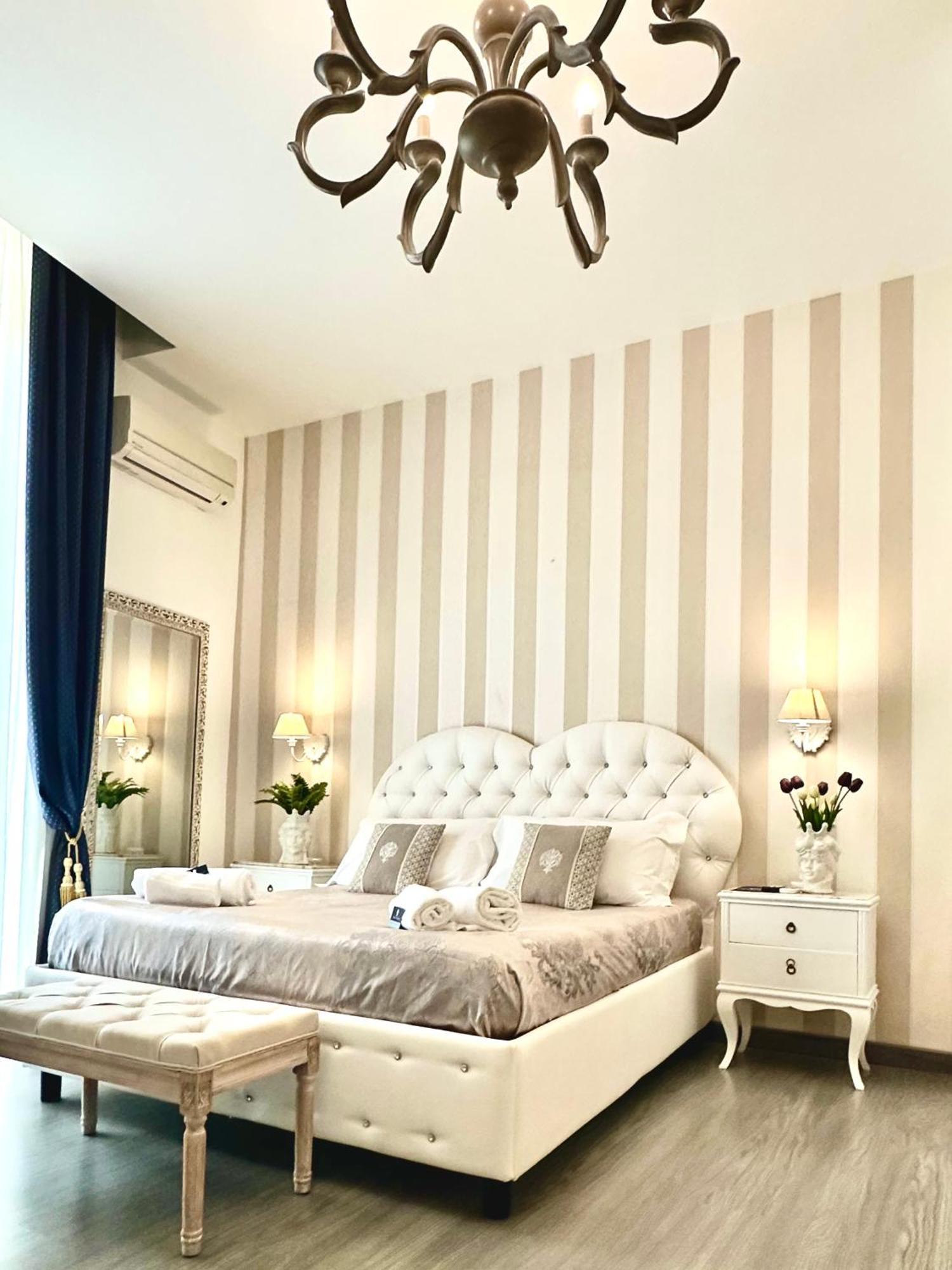 מלון נאפולי Palazzo Chiatamone מראה חיצוני תמונה